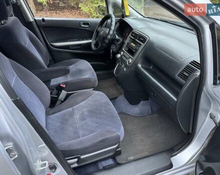 Сірий Хонда Стрім, об'ємом двигуна 2 л та пробігом 259 тис. км за 5500 $, фото 33 на Automoto.ua