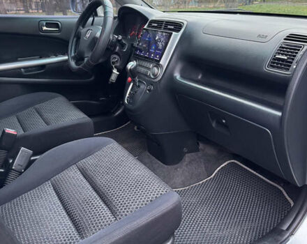 Сірий Хонда Стрім, об'ємом двигуна 2 л та пробігом 236 тис. км за 5499 $, фото 21 на Automoto.ua