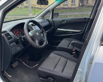 Сірий Хонда Стрім, об'ємом двигуна 2 л та пробігом 236 тис. км за 5499 $, фото 12 на Automoto.ua