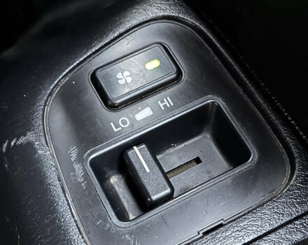 Сірий Хонда Стрім, об'ємом двигуна 2 л та пробігом 236 тис. км за 5499 $, фото 26 на Automoto.ua