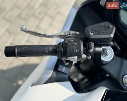 Белый Хонда VFR 1200F, объемом двигателя 1.2 л и пробегом 39 тыс. км за 8999 $, фото 21 на Automoto.ua