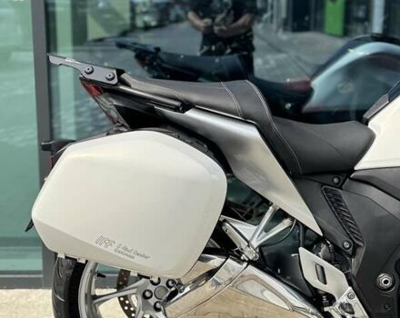 Белый Хонда VFR 1200F, объемом двигателя 1.2 л и пробегом 39 тыс. км за 8999 $, фото 24 на Automoto.ua