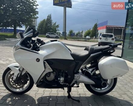 Белый Хонда VFR 1200F, объемом двигателя 1.2 л и пробегом 39 тыс. км за 8999 $, фото 5 на Automoto.ua