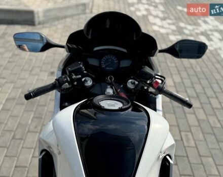 Белый Хонда VFR 1200F, объемом двигателя 1.2 л и пробегом 39 тыс. км за 8999 $, фото 11 на Automoto.ua