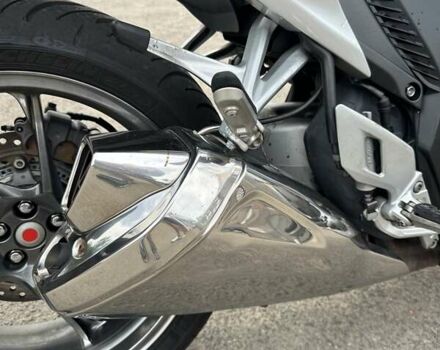 Красный Хонда VFR 1200F, объемом двигателя 1.24 л и пробегом 46 тыс. км за 8599 $, фото 6 на Automoto.ua