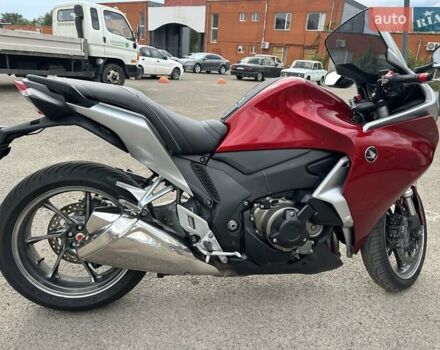 Красный Хонда VFR 1200F, объемом двигателя 1.24 л и пробегом 46 тыс. км за 8599 $, фото 2 на Automoto.ua