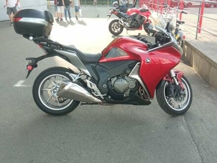 Хонда VFR 1200F 2010 у Києві на Automoto.ua Червоний Хонда VFR 1200F, об'ємом двигуна 1.2 л та пробігом 29 тис. км за 9500 $, фото 1 на Automoto.ua