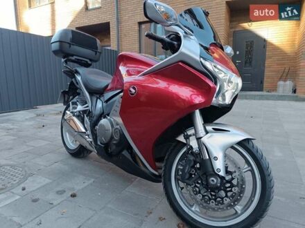 Хонда VFR 1200F 2010 у Ирпене на Automoto.ua Червоний Хонда VFR 1200F, об'ємом двигуна 1.2 л та пробігом 78 тис. км за 8100 $, фото 1 на Automoto.ua