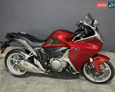 Хонда VFR 1200F, объемом двигателя 1.1 л и пробегом 34 тыс. км за 7900 $, фото 4 на Automoto.ua