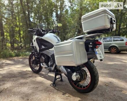 Белый Хонда VFR 1200X Crosstourer, объемом двигателя 1.2 л и пробегом 50 тыс. км за 10500 $, фото 1 на Automoto.ua