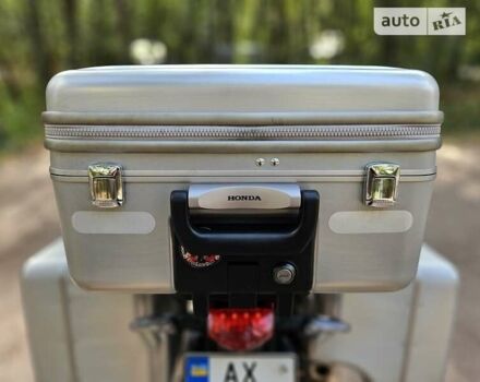 Белый Хонда VFR 1200X Crosstourer, объемом двигателя 1.2 л и пробегом 50 тыс. км за 10500 $, фото 15 на Automoto.ua