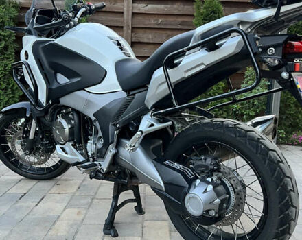 Белый Хонда VFR 1200X Crosstourer, объемом двигателя 1.2 л и пробегом 33 тыс. км за 11000 $, фото 4 на Automoto.ua