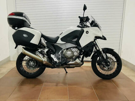 Хонда VFR 1200X Crosstourer 2012 у Києві на Automoto.ua Білий Хонда VFR 1200X Crosstourer, об'ємом двигуна 1.2 л та пробігом 24 тис. км за 11200 $, фото 1 на Automoto.ua