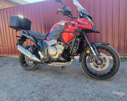 Красный Хонда VFR 1200X Crosstourer, объемом двигателя 1.24 л и пробегом 74 тыс. км за 11200 $, фото 3 на Automoto.ua