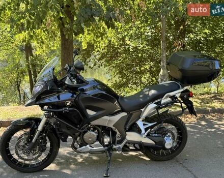 Серый Хонда VFR 1200X Crosstourer, объемом двигателя 1.24 л и пробегом 27 тыс. км за 12300 $, фото 1 на Automoto.ua