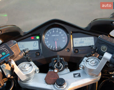Черный Хонда VFR 800, объемом двигателя 0.8 л и пробегом 81 тыс. км за 5500 $, фото 5 на Automoto.ua