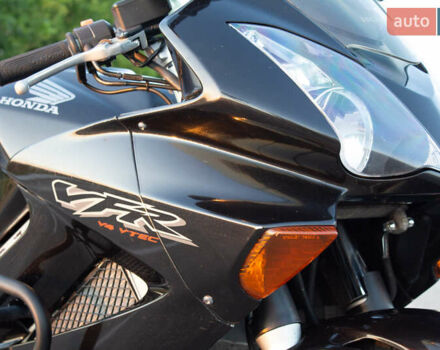 Черный Хонда VFR 800, объемом двигателя 0.8 л и пробегом 81 тыс. км за 5500 $, фото 3 на Automoto.ua