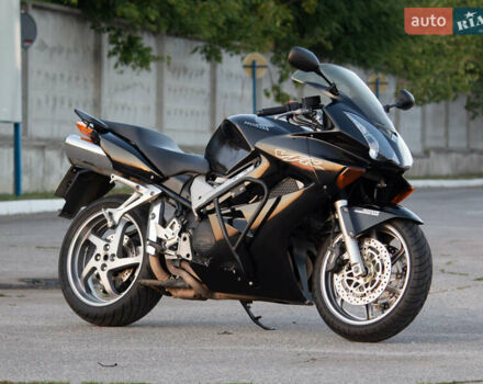 Черный Хонда VFR 800, объемом двигателя 0.8 л и пробегом 81 тыс. км за 5500 $, фото 1 на Automoto.ua