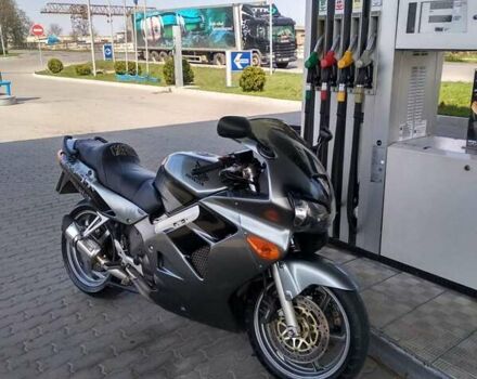 Хонда VFR 800, объемом двигателя 0.8 л и пробегом 67 тыс. км за 3800 $, фото 4 на Automoto.ua