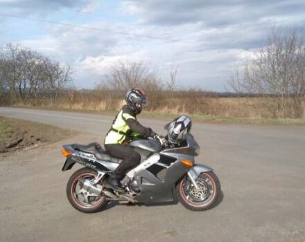 Хонда VFR 800, об'ємом двигуна 0.8 л та пробігом 67 тис. км за 3800 $, фото 1 на Automoto.ua