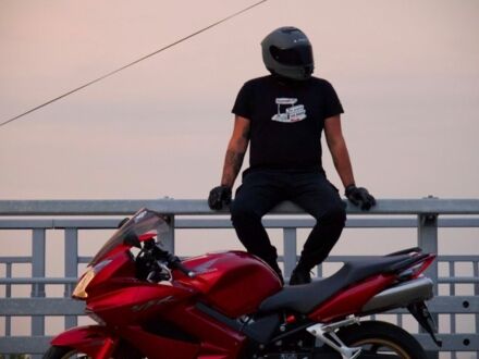 Хонда VFR 800, объемом двигателя 0.8 л и пробегом 0 тыс. км за 7500 $, фото 1 на Automoto.ua