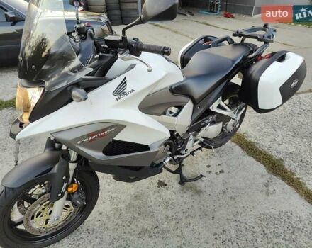 Хонда VFR 800X Crossrunner 2012 в Харькове на Automoto.ua Белый Хонда VFR 800X Crossrunner, объемом двигателя 0.8 л и пробегом 30 тыс. км за 7700 $, фото 14 на Automoto.ua
