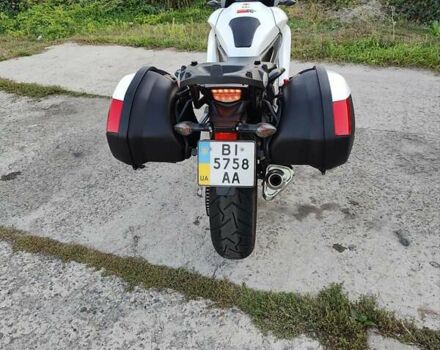 Хонда VFR 800X Crossrunner 2012 в Харькове на Automoto.ua Белый Хонда VFR 800X Crossrunner, объемом двигателя 0.8 л и пробегом 30 тыс. км за 7700 $, фото 17 на Automoto.ua