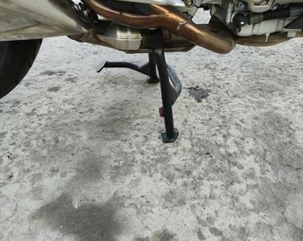 Хонда VFR 800X Crossrunner 2012 в Харькове на Automoto.ua Белый Хонда VFR 800X Crossrunner, объемом двигателя 0.8 л и пробегом 30 тыс. км за 7700 $, фото 11 на Automoto.ua