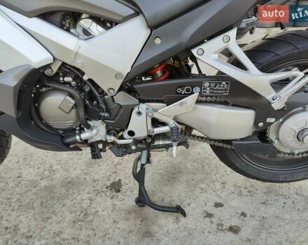 Хонда VFR 800X Crossrunner 2012 в Харькове на Automoto.ua Белый Хонда VFR 800X Crossrunner, объемом двигателя 0.8 л и пробегом 30 тыс. км за 7700 $, фото 2 на Automoto.ua