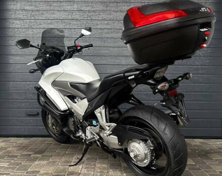Хонда VFR 800X Crossrunner 2013 у Белой Церкве на Automoto.ua Білий Хонда VFR 800X Crossrunner, об'ємом двигуна 0.78 л та пробігом 26 тис. км за 8200 $, фото 6 на Automoto.ua