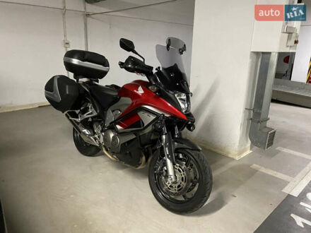 Хонда VFR 800X Crossrunner 2012 в Киеве на Automoto.ua Красный Хонда VFR 800X Crossrunner, объемом двигателя 0.78 л и пробегом 50 тыс. км за 9000 $, фото 1 на Automoto.ua
