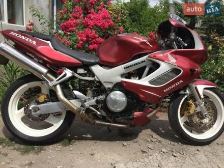 Хонда VTR 1000 2000 в Кропивницком (Кировограде) на Automoto.ua Хонда VTR 1000, объемом двигателя 0 л и пробегом 85 тыс. км за 3200 $, фото 1 на Automoto.ua