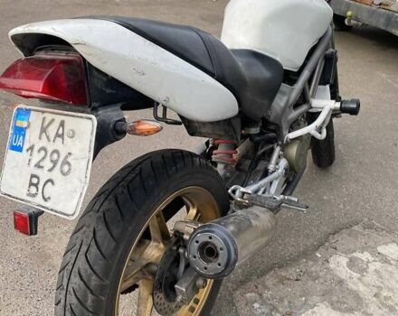 Білий Хонда VTR 250, об'ємом двигуна 0.25 л та пробігом 62 тис. км за 2900 $, фото 1 на Automoto.ua