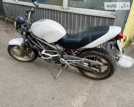 Білий Хонда VTR 250, об'ємом двигуна 0.25 л та пробігом 62 тис. км за 2900 $, фото 3 на Automoto.ua