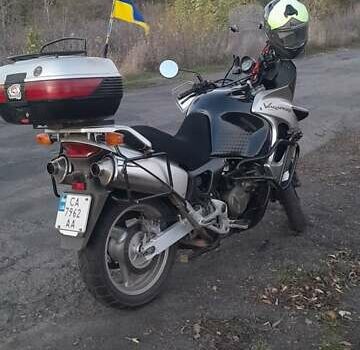 Хонда Varadero 1000, объемом двигателя 1 л и пробегом 85 тыс. км за 4500 $, фото 2 на Automoto.ua