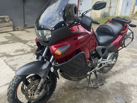 Червоний Хонда XL 1000V Varadero, об'ємом двигуна 1 л та пробігом 60 тис. км за 3990 $, фото 1 на Automoto.ua