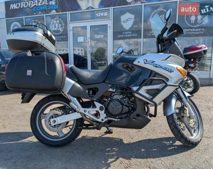 Серый Хонда XL 1000V Varadero, объемом двигателя 1 л и пробегом 48 тыс. км за 6199 $, фото 4 на Automoto.ua