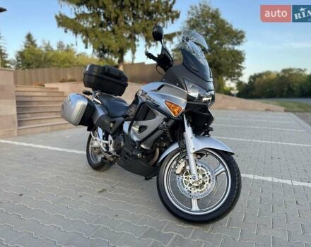 Серый Хонда XL 1000V Varadero, объемом двигателя 1 л и пробегом 28 тыс. км за 7800 $, фото 1 на Automoto.ua