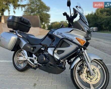 Серый Хонда XL 1000V Varadero, объемом двигателя 1 л и пробегом 28 тыс. км за 7800 $, фото 2 на Automoto.ua