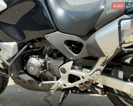 Серый Хонда XL 1000V Varadero, объемом двигателя 1 л и пробегом 63 тыс. км за 5800 $, фото 9 на Automoto.ua