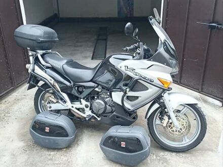 Серый Хонда XL 1000V Varadero, объемом двигателя 1 л и пробегом 65 тыс. км за 5800 $, фото 1 на Automoto.ua