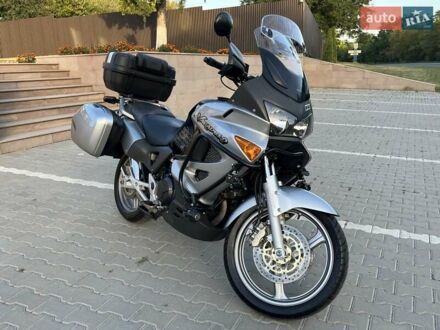 Серый Хонда XL 1000V Varadero, объемом двигателя 1 л и пробегом 28 тыс. км за 7800 $, фото 1 на Automoto.ua