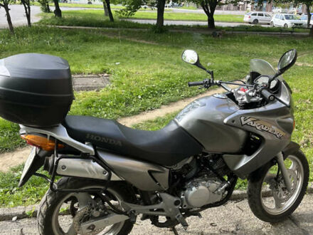 Хонда XL 125V Varadero, объемом двигателя 0 л и пробегом 45 тыс. км за 2171 $, фото 1 на Automoto.ua