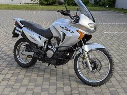 Хонда XL 650V Transalp 2001 в Ивано-Франковске на Automoto.ua Серый Хонда XL 650V Transalp, объемом двигателя 0 л и пробегом 46 тыс. км за 3600 $, фото 1 на Automoto.ua