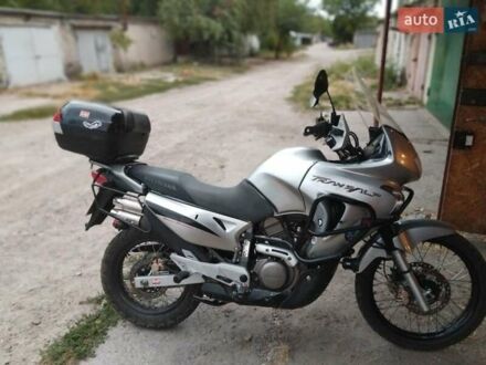 Хонда XL 650V Transalp 2005 в Вольногорске на Automoto.ua Серый Хонда XL 650V Transalp, объемом двигателя 0.65 л и пробегом 63 тыс. км за 3900 $, фото 1 на Automoto.ua