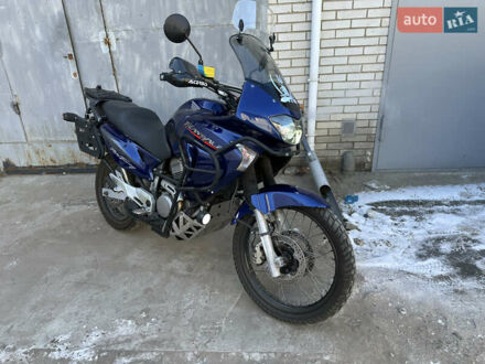 Хонда XL 650V Transalp 2005 в Сумах на Automoto.ua Синий Хонда XL 650V Transalp, объемом двигателя 0.65 л и пробегом 57 тыс. км за 4600 $, фото 1 на Automoto.ua