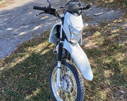 Хонда XR 150L 2015 в Белой Церкве на Automoto.ua Белый Хонда XR 150L, объемом двигателя 0.15 л и пробегом 11 тыс. км за 2000 $, фото 7 на Automoto.ua