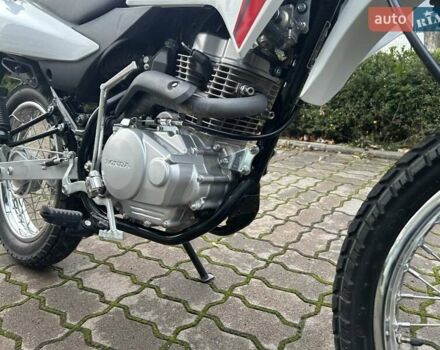Белый Хонда XR 150L, объемом двигателя 0.15 л и пробегом 1 тыс. км за 2100 $, фото 7 на Automoto.ua