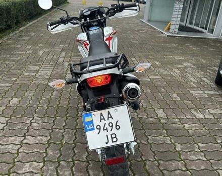 Белый Хонда XR 150L, объемом двигателя 0.15 л и пробегом 1 тыс. км за 2100 $, фото 2 на Automoto.ua