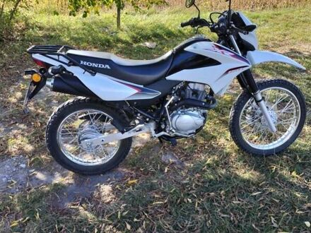 Білий Хонда XR 150L, об'ємом двигуна 0.15 л та пробігом 11 тис. км за 2000 $, фото 1 на Automoto.ua